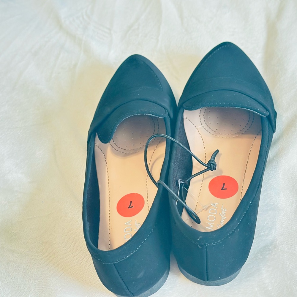 Moda Women's Elegant Black Flats